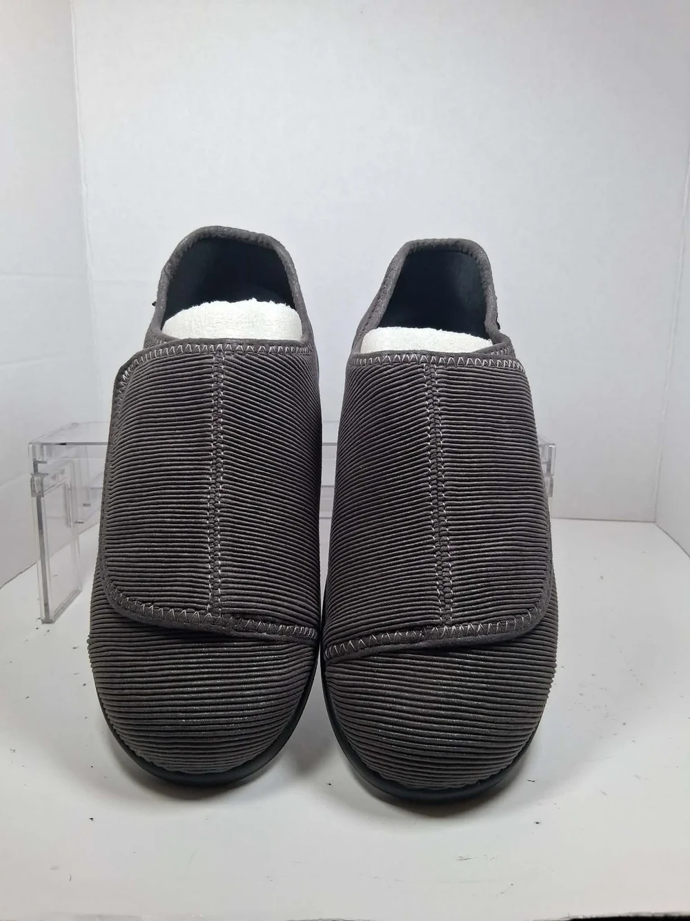Propét Men's Gray Slip-On Comfort Casual Shoes US 8 X(3E) Round Toe